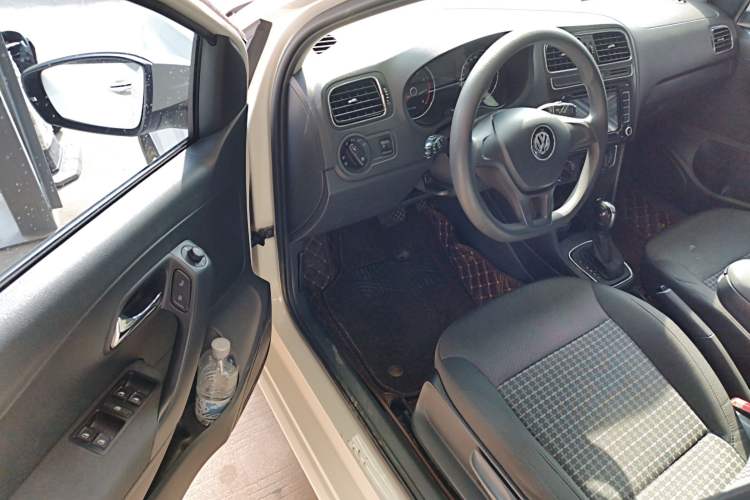 Used Volkswagen Polo 2014 1.4L Automatic Comfort Edition
