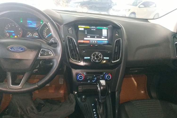 Used Ford Focus 2015 Hatchback 1.6L Automatic Fashion Edition