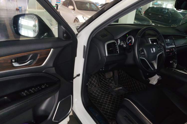 Used Honda UR-V 2017 240TURBO Two-Wheel Drive Luxury Edition China V
