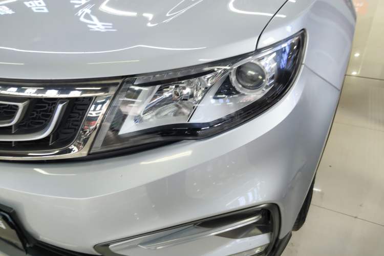 Used Geely Auto Emgrand X7 Sport 2018 1.8TD Automatic Two-Wheel Drive Zhiya Model
