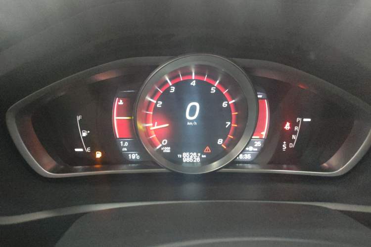 Used Volvo V40 2015 1.6T Zhiya Edition
