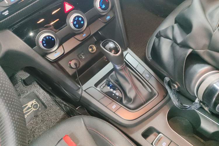 Used Hyundai Elantra 2019 1.4T Dual-Clutch Xuan Dong · Dynamic Model
