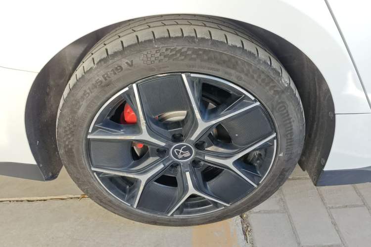 Used BYD Han 2022 EV Genesis Edition 715KM Front-Wheel-Drive Prestige Model
