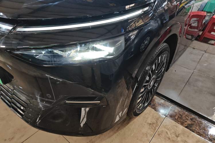 Used XPeng X9 2025 740 Ultra-Long Range Max
