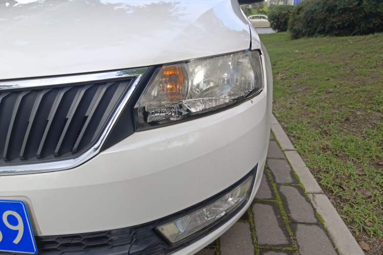 Used Skoda Rapid 2013 1.4L Manual Smart Selection Trim
