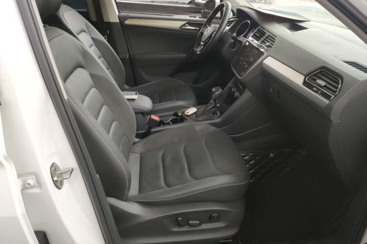 Used Volkswagen Tiguan L 2020 330TSI Automatic Two-Wheel Drive Panoramic Comfort Edition China VI Standard