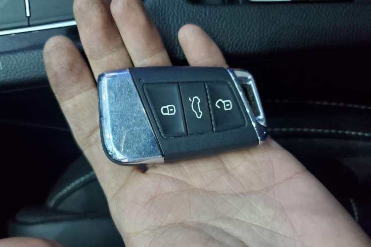 Used Volkswagen Magotan 2020 330TSI DSG Leading Model
