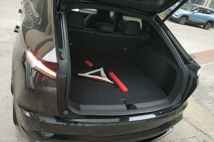 Used ONVO L60 2024 60 kWh All-Wheel Drive
