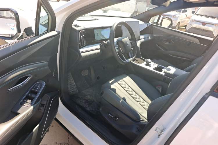 Used BYD Song L DM-i 2025 Intelligent Driving Version 160 km Beyond-Range Type