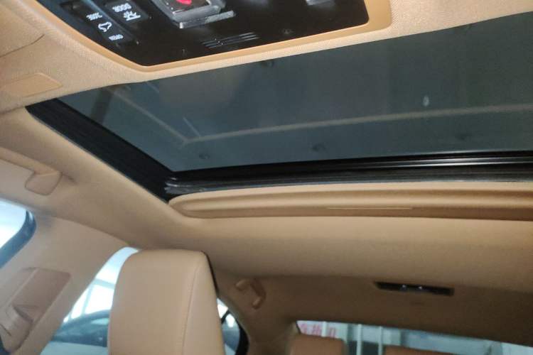 Used Lexus ES 2023 200 Excellence Edition
