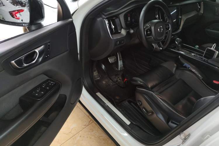 Used Volvo XC60 2020 T5 4x4 Smart & Dynamic Sport Edition