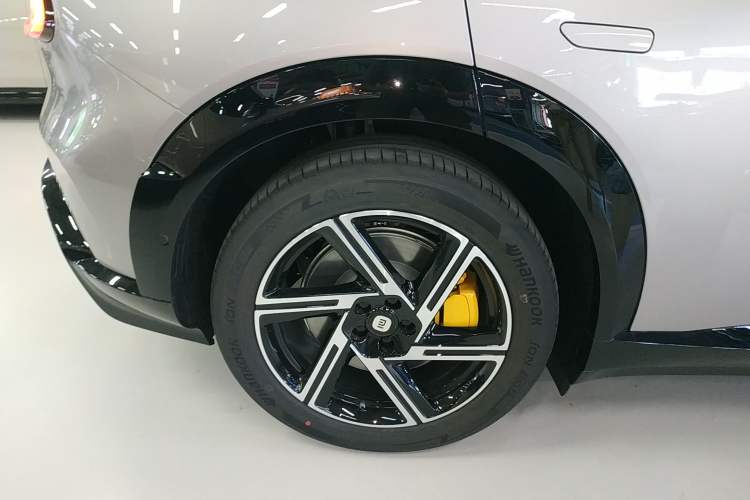 Used  YU7 2025 Ultra-Long Range Rear-Wheel Drive Version
