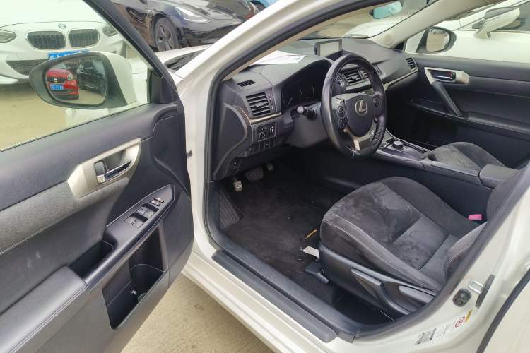 Used Lexus CT 2014 CT200h Comfort Edition Monochrome