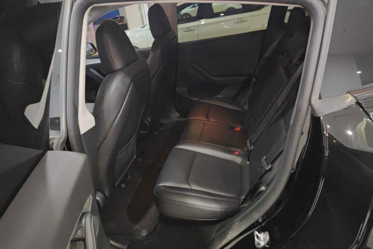 Used Tesla Model Y 2023 Rear-Wheel-Drive Version