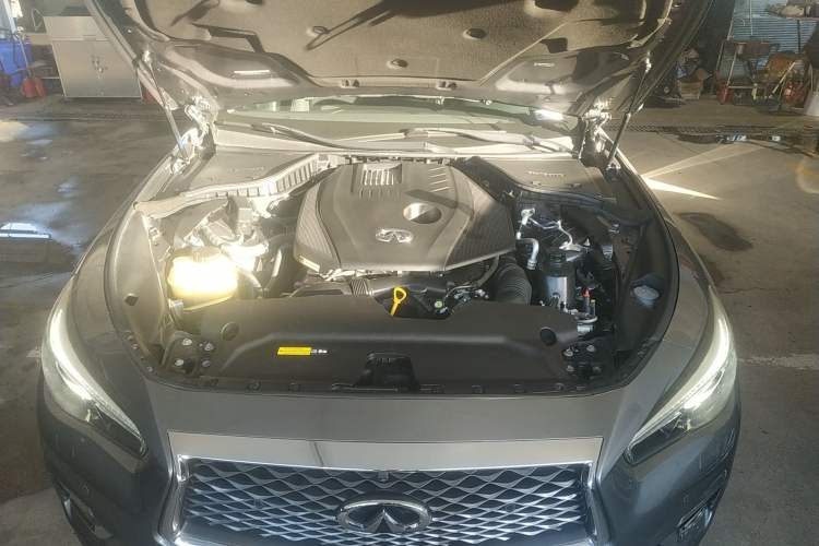 Used Infiniti Q50L 2018 2.0T Enjoyment Version China VI Standard