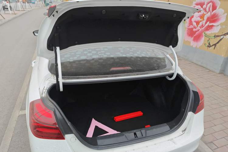 Used Geely Auto Emgrand 2018 1.5L Manual Upward Connect Edition
