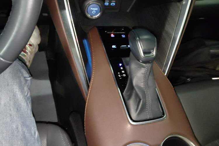 Used Toyota Harrier 2022 Dual-Engine 2.5L CVT Four-Wheel Drive Luxury Edition
