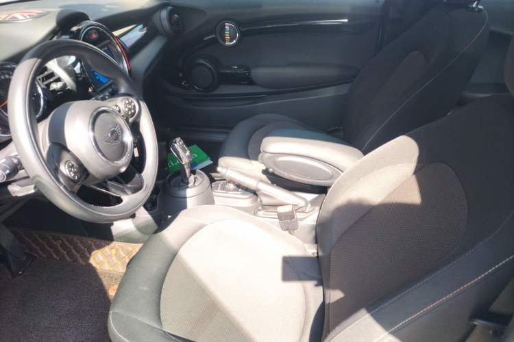 Used  MINI 2019 1.5T ONE PLUS
