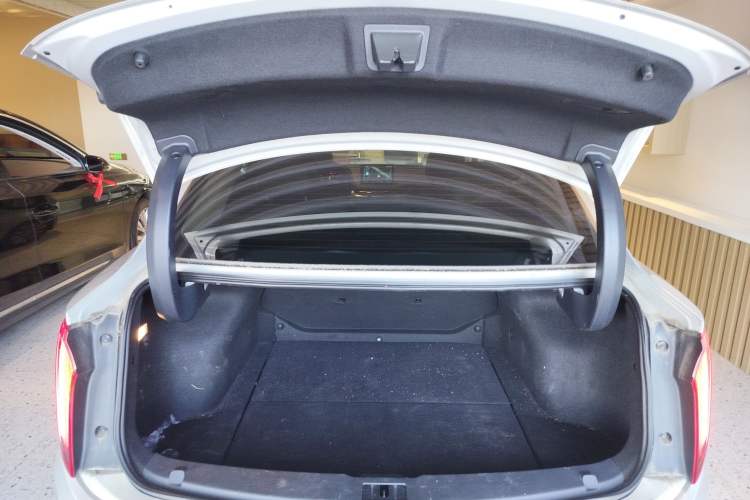 Used Hongqi E-QM5 2022 431 km Charge & Enjoy Edition
