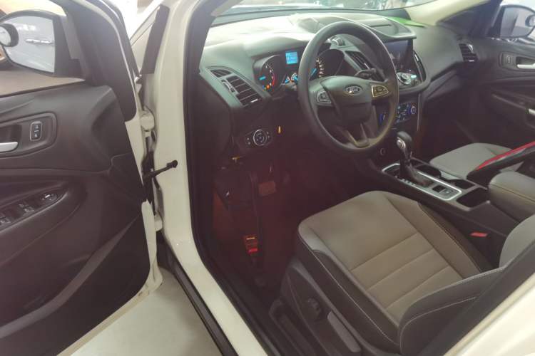 Used Ford Kuga 2019 EcoBoost 180 Two-Wheel Drive Titanium Plus Model China V Standard
