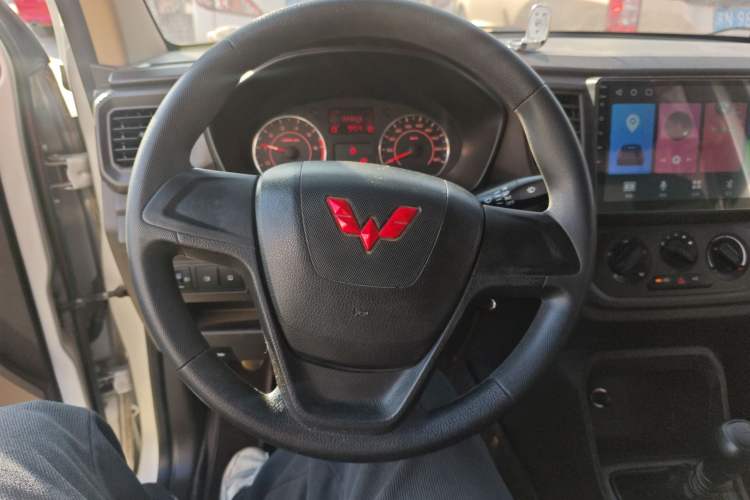 Used Wuling Hongguang V 2022 1.5L Jingqu Version Hydraulic Power Steering LAR