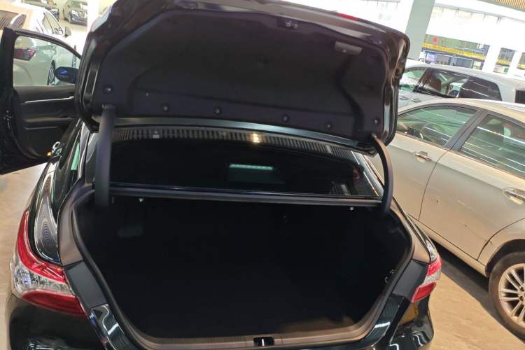 Used Toyota Camry 2023 2.0G Luxury Edition
