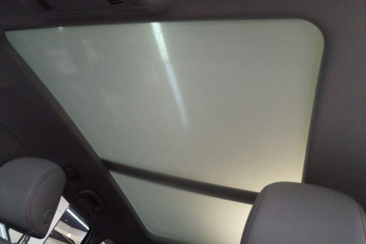 Used Volkswagen Tharu 2023 300TSI Two-Wheel-Drive Moon Luxury Edition
