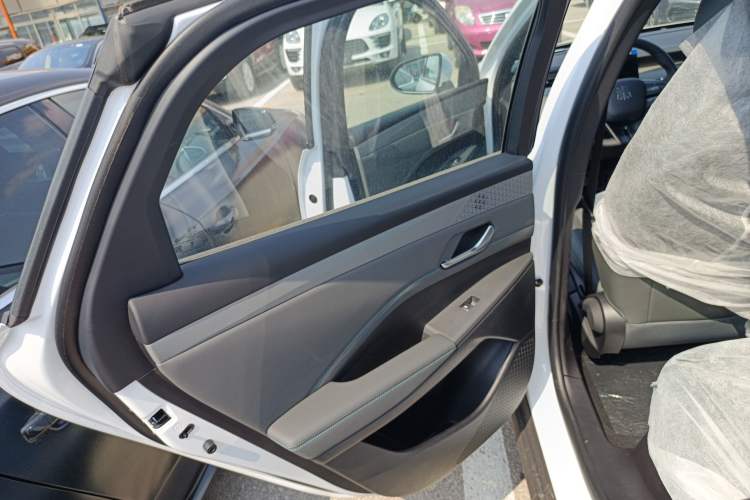 Used BYD Qin PLUS 2025 DM-i Smart Drive 55KM Leading Model
