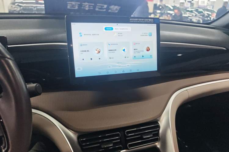 Used BYD Song Pro New Energy 2024 HONOR Edition DM-i 71KM Navigation Model