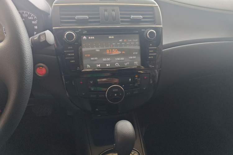 Used Nissan Tiida 2014 1.6L CVT Smart Model