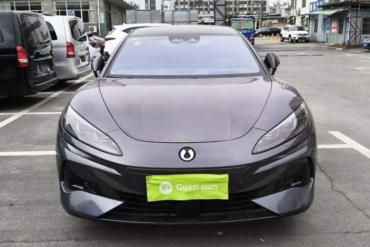 Used Denza Z9 2024 1100 km Four-Wheel Drive Max Version
