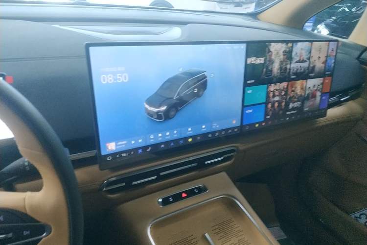 Used VOYAH Dream 2025 PHEV Four-Wheel Drive Excellence Kunpeng Edition
