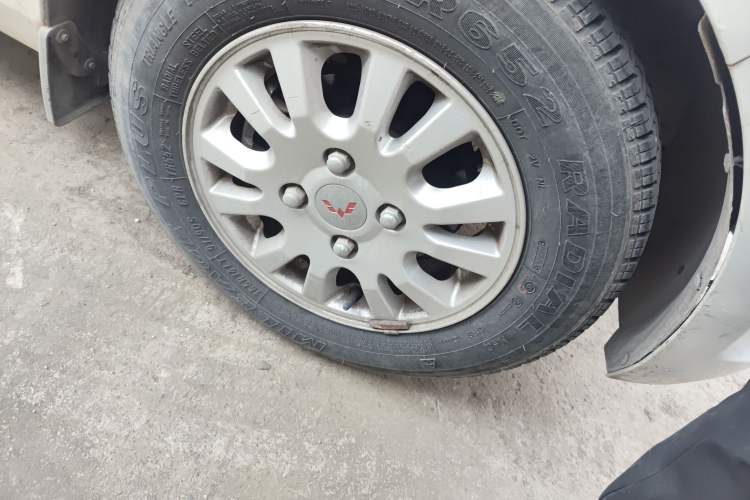 Used Wuling Rongguang V 2016 1.5L Standard Version
