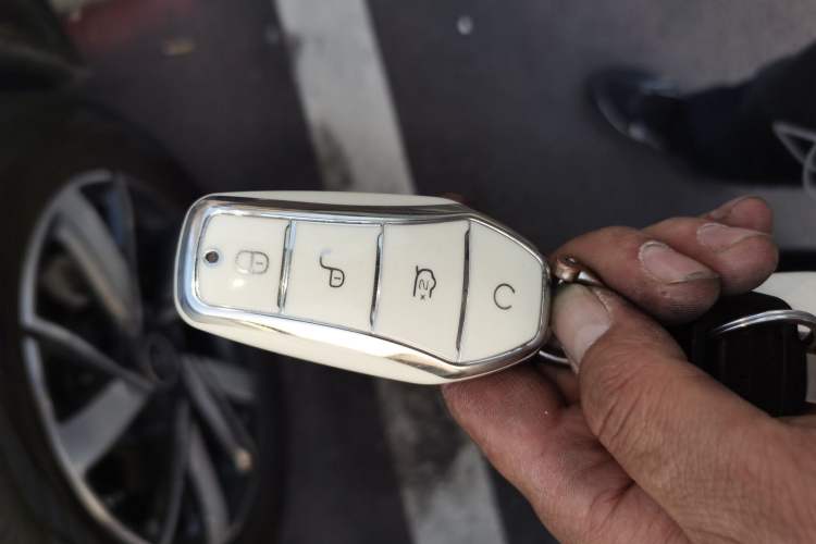 Used BYD Song Pro New Energy 2024 HONOR Edition DM-i 110KM Beyond Model
