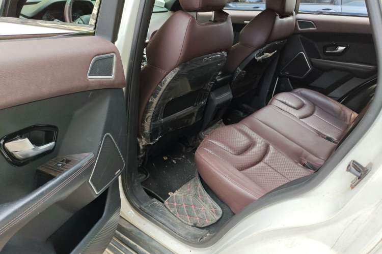 Used Land X7 2015 2.0T Panoramic Prestige Edition
