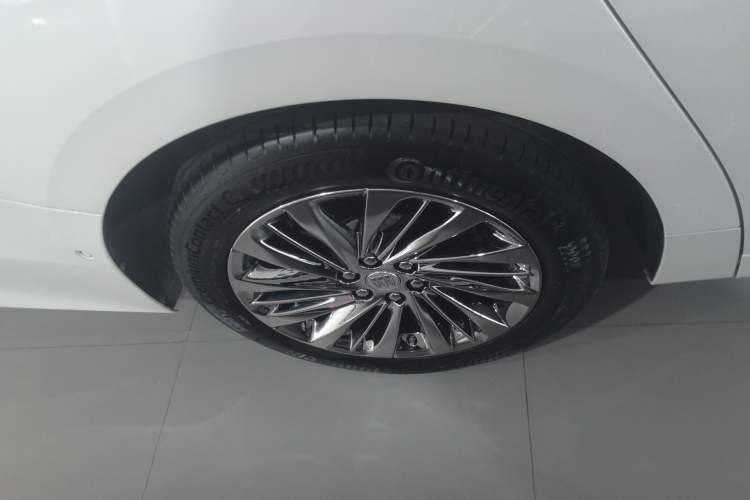 Used Buick Century 2023 2.0T Six-Seater Yinshi Edition
