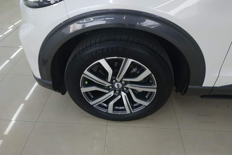 Used Ford Explorer 2023 EcoBoost 285 Four-Wheel Drive Titanium Edition 6 Seats