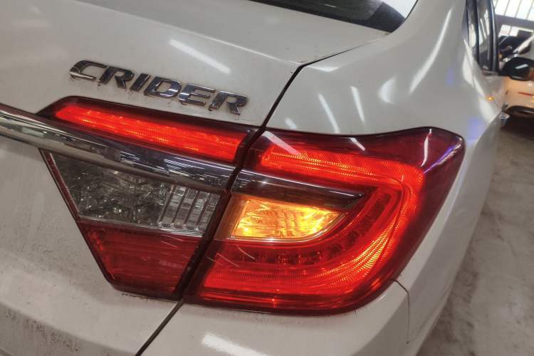 Used Honda Crider 2013 1.8L automatic luxury edition