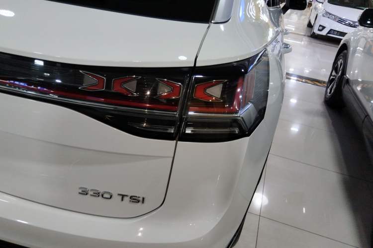 Used Volkswagen Tayron 2023 330TSI Two-Wheel-Drive Luxury Plus Advanced Version
