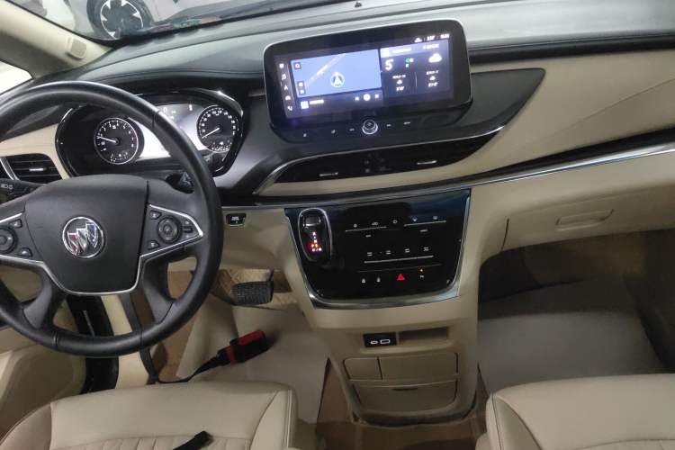 Used Buick GL8 2023 Facelifted Land Cruiser Executive Luxury Version
