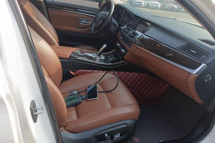 Used BMW 5 Series 2014 525Li Leading Model
