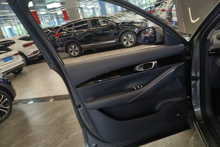 Used  E5 2024 530km Starship Edition
