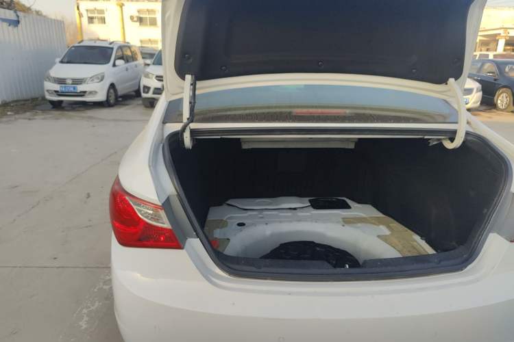 Used Hyundai Sonata 2014 2.4L Automatic Leading Edition China IV Standard
