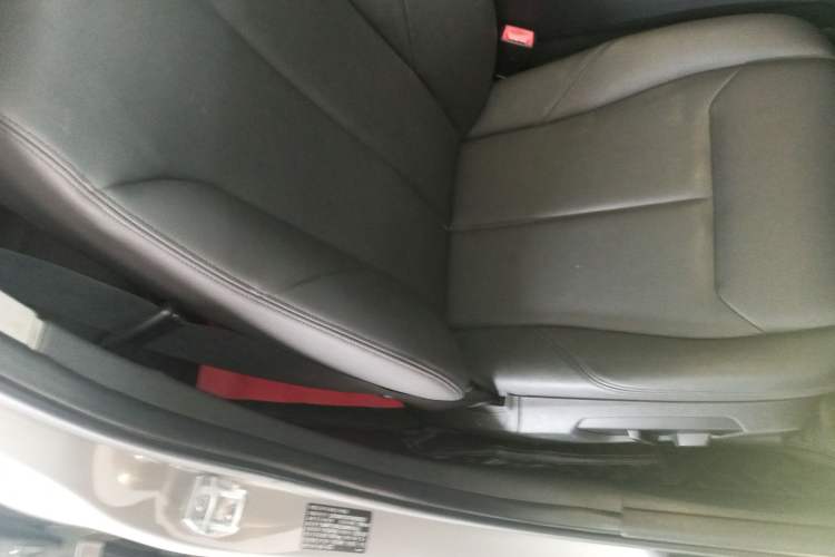 Used BMW 3 Series 2015 316Li Fashion Model
