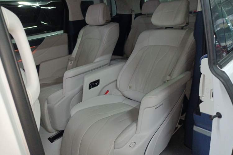 Used Buick GL8 New Energy 2024 Lu Zun Luxury Edition 6-Seater
