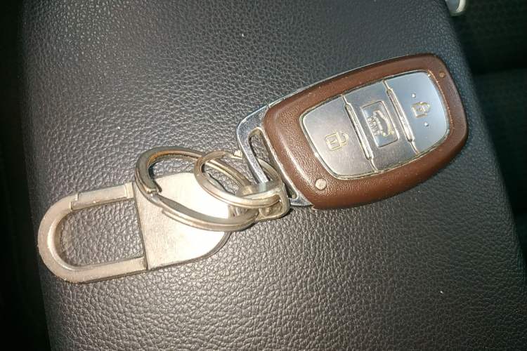 Used Hyundai Elantra 2016 1.6L Automatic ZhiXuan – Elite Version
