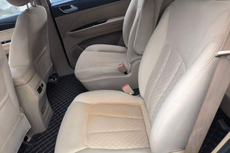 Used Baojun 730 2016 Revised 1.5L Manual Standard Version 7 Seats China V Emission Standard