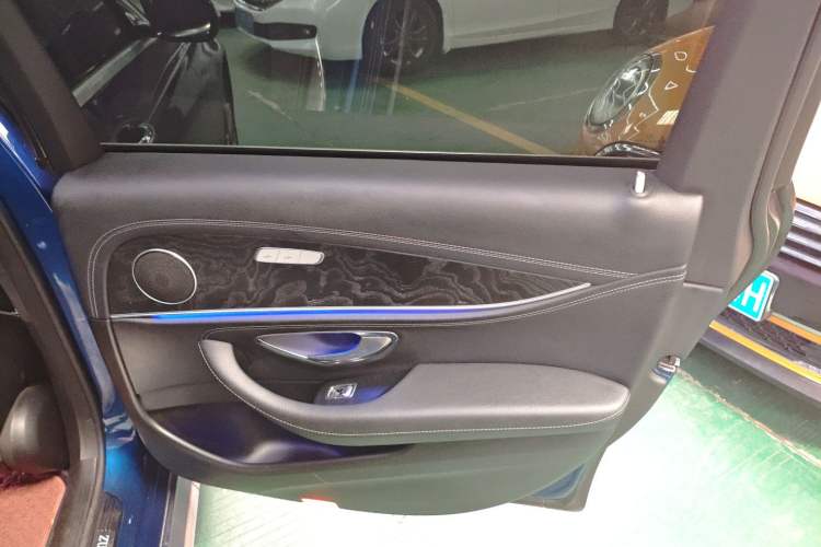 Used Mercedes-Benz E-Class 2016 E 300 L Sporty and Stylish Model
