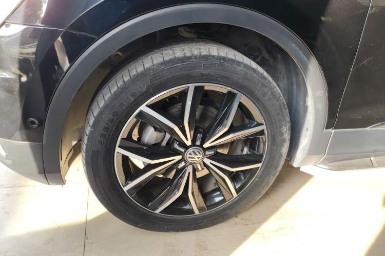 Used Volkswagen Tiguan L 2019 Revised 330TSI Automatic Two-Wheel Drive Smart & Luxury Edition China VI Standard
