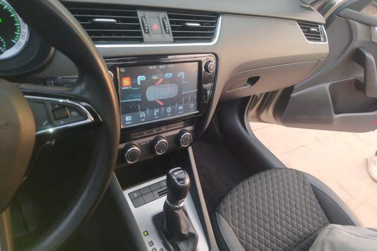 Used Skoda Octavia 2018 1.6L Automatic Luxury Edition